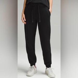 Lululemon Scuba Jogger Size 6 Full Length